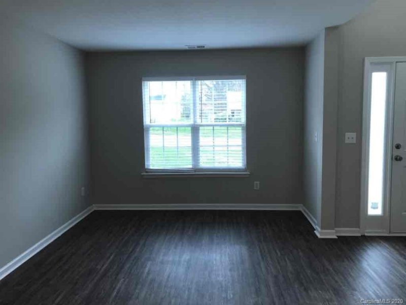 Property image 3 at 5507 Kiev Drive, Charlotte, NC 28216