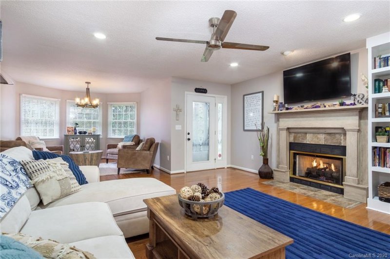 Property image 4 at 305 Shadecrest Lane, Mills River, NC 28759