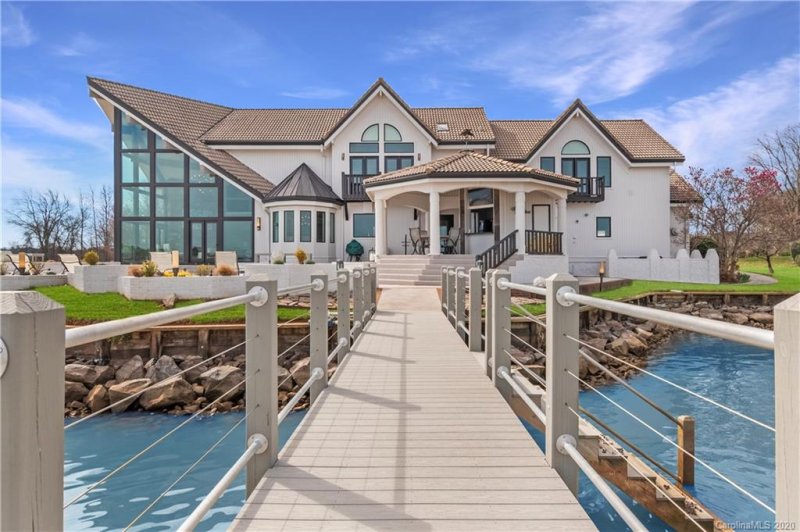 Property image 2 at 3386 Governors Island Drive, Denver, NC 28037