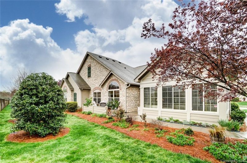 Property image 3 at 2428 Coltsview Lane, Matthews, NC 28105