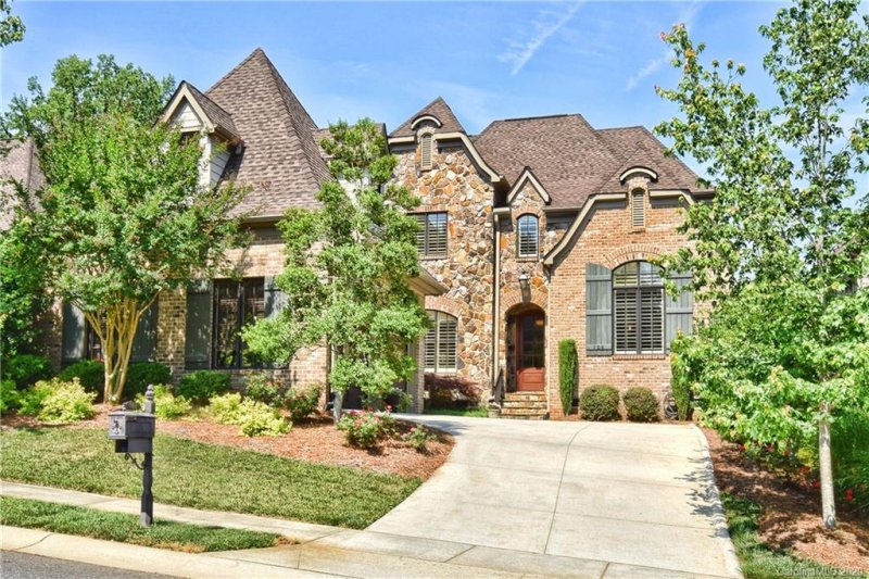 Property image 2 at 706 Sainte Rose Lane, Charlotte, NC 28226