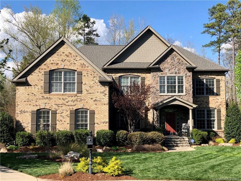 113 Topsail Court