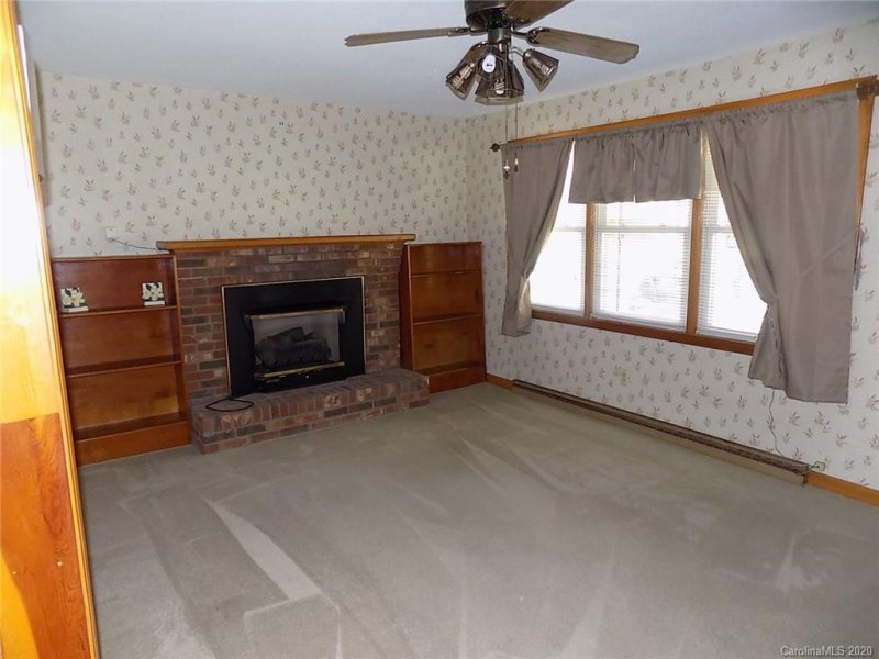 Property image 2 at 215 Witten Lane, Gastonia, NC 28052