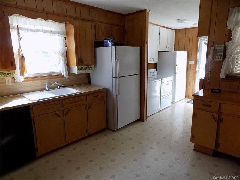 Property image 3 at 215 Witten Lane, Gastonia, NC 28052