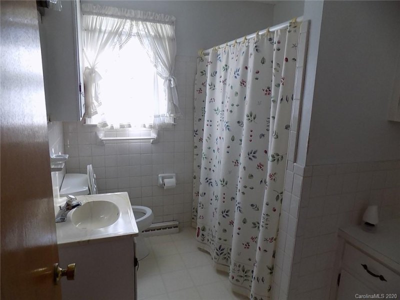 Property image 4 at 215 Witten Lane, Gastonia, NC 28052