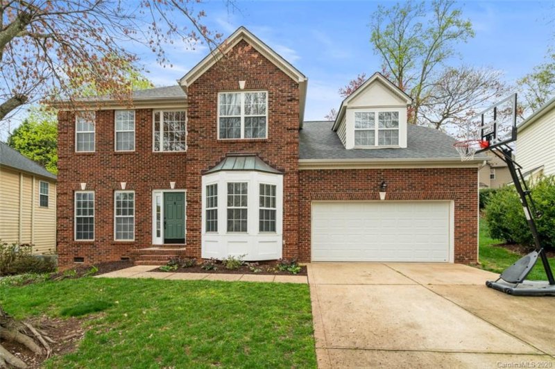 Property image 2 at 19516 Trintella Lane, Cornelius, NC 28031