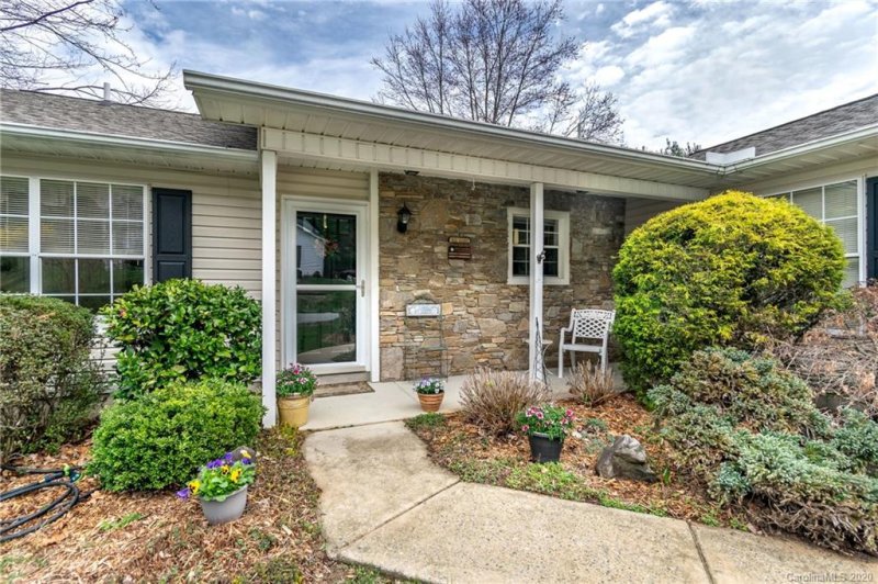 Property image 3 at 655 New Village Drive, Hendersonville, NC 28791