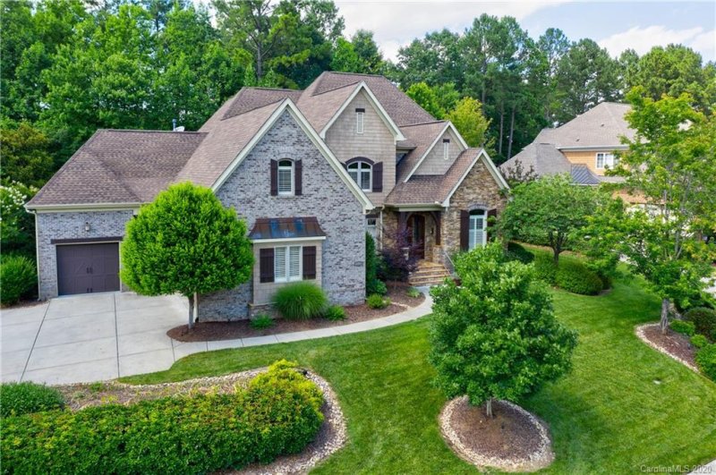 2407 Island Lake Drive