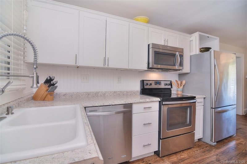 Property image 4 at 108 Greenwood Avenue, Belmont, NC 28012