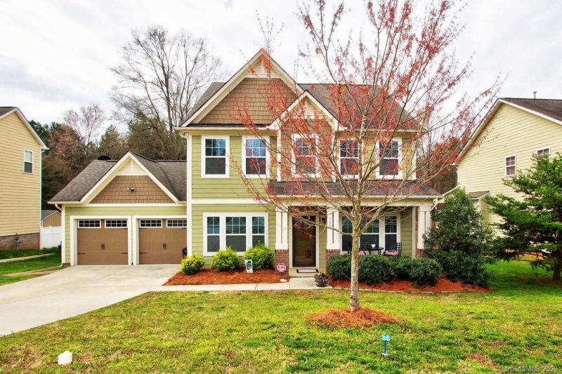 Property image 2 at 135 Hedgewood Drive, Mooresville, NC 28115