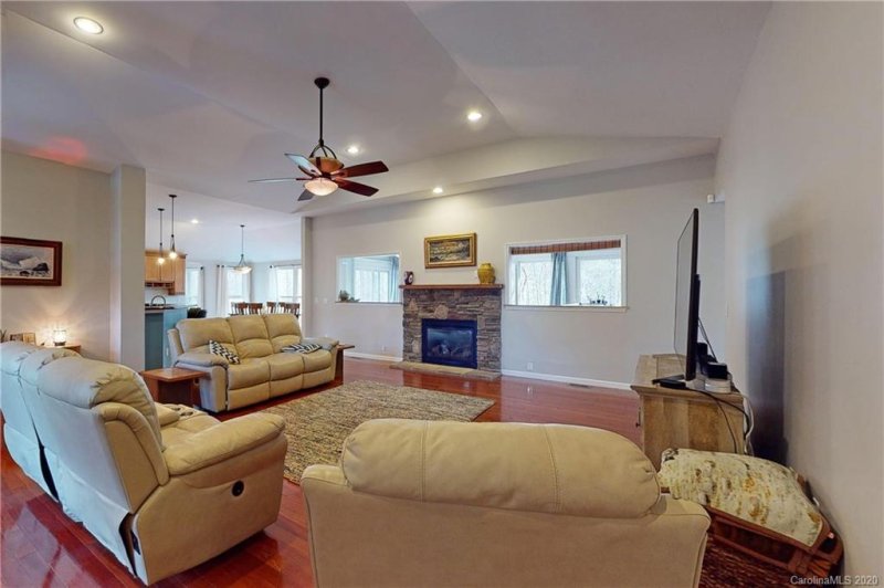 Property image 5 at 4301 Middle Stream Road, Charlotte, NC 28213