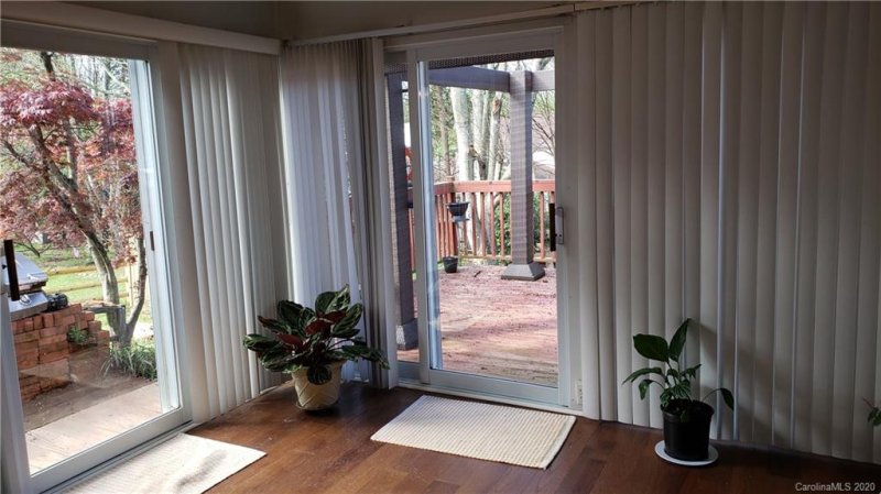 Property image 3 at 9712 Marshbrooke Road, Matthews, NC 28105