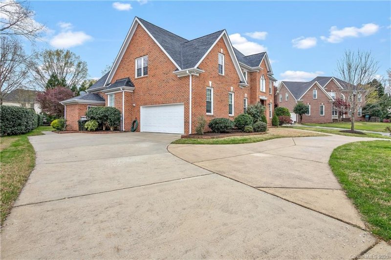 Property image 2 at 167 Lake Point Drive, Fort Mill, SC 29708
