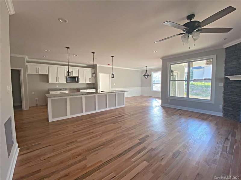 Property image 4 at 3903 13th Street, Hickory, NC 28601