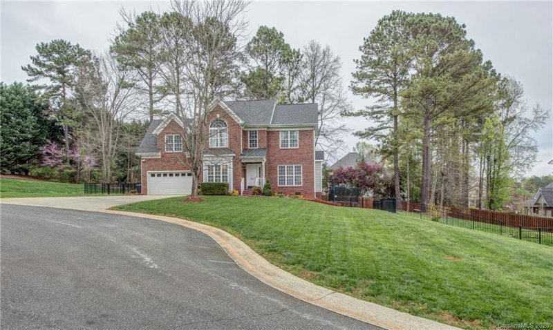 Property image 2 at 1827 Abbotsford Court, Gastonia, NC 28056