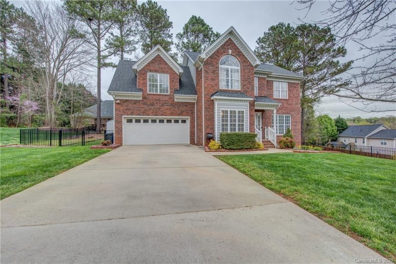 Property image 3 at 1827 Abbotsford Court, Gastonia, NC 28056
