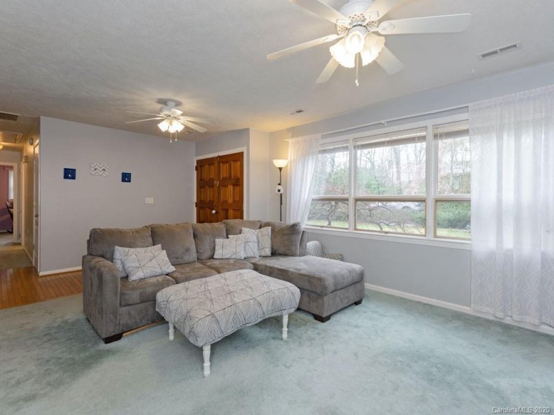 Property image 3 at 116 Brightwater Heights Drive, Hendersonville, NC 28791