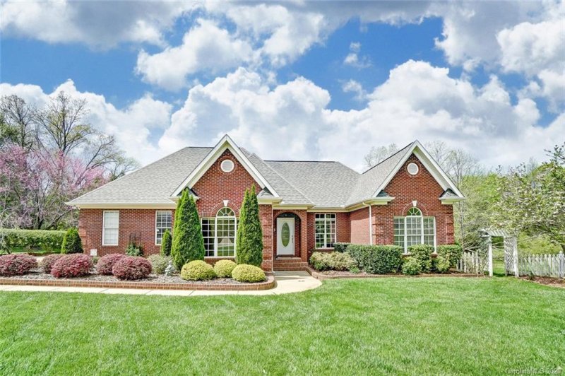 1098 Heather Glen Drive