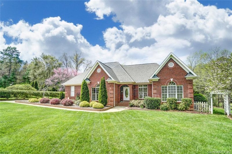 Property image 2 at 1098 Heather Glen Drive, Matthews, NC 28104