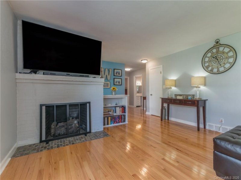 Property image 4 at 280 Crabapple Hill Lane, Hendersonville, NC 28792