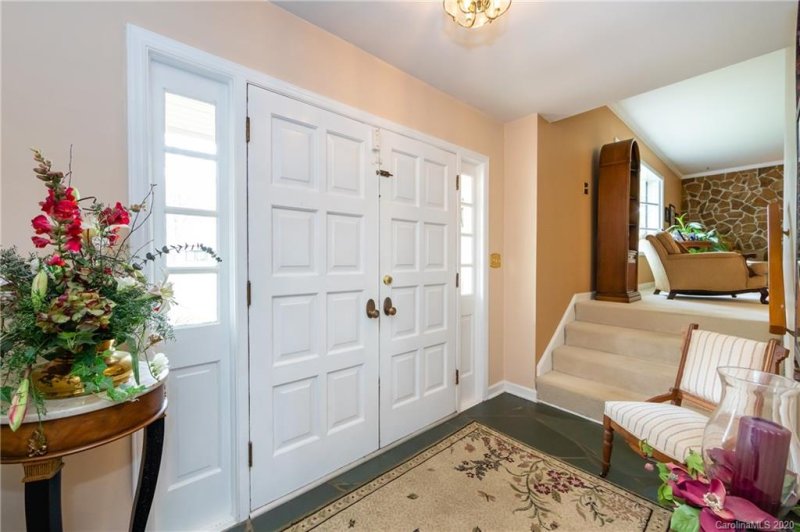 Property image 3 at 5620 Merrymount Drive, Charlotte, NC 28226