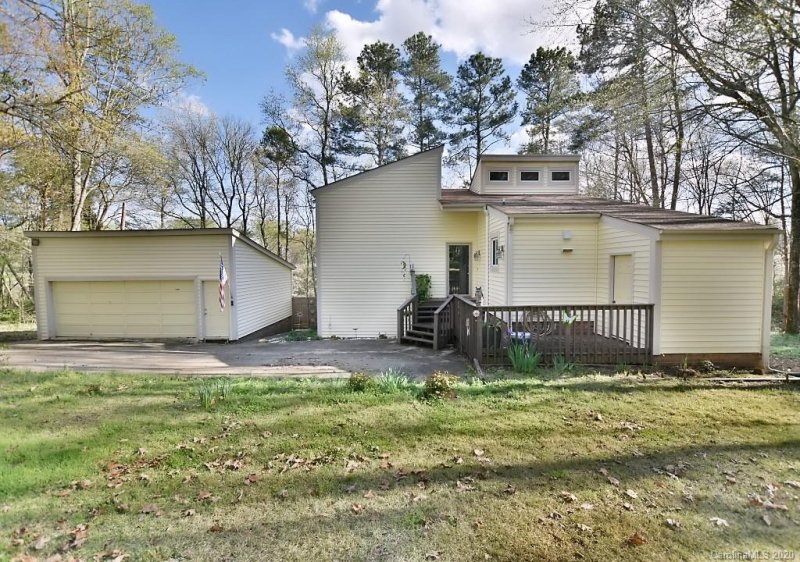 5359 Kingswood Drive