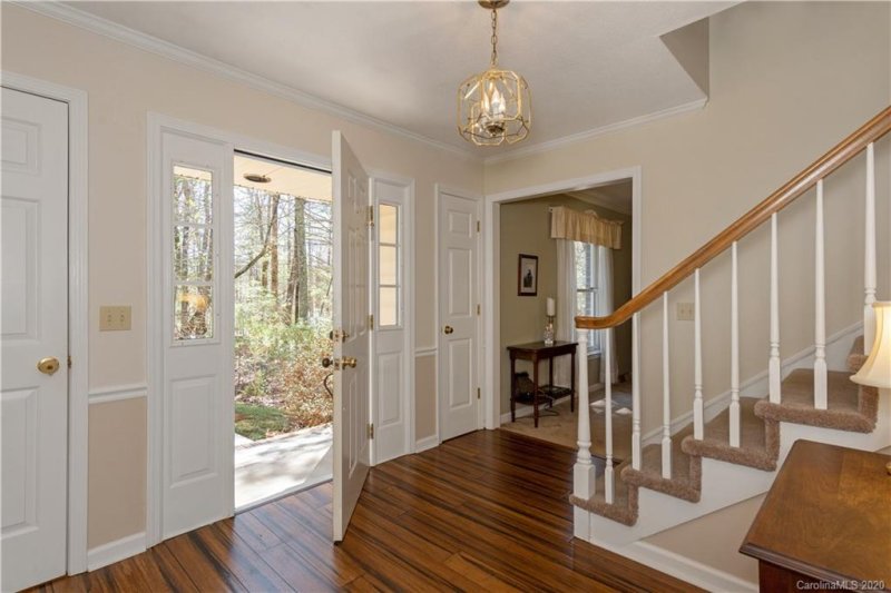 Property image 2 at 107 Arrowroot Place, Hendersonville, NC 28739