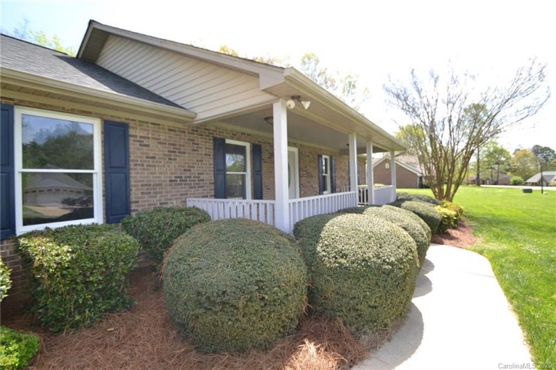 Property image 3 at 1774 Knights Drive, Denver, NC 28037