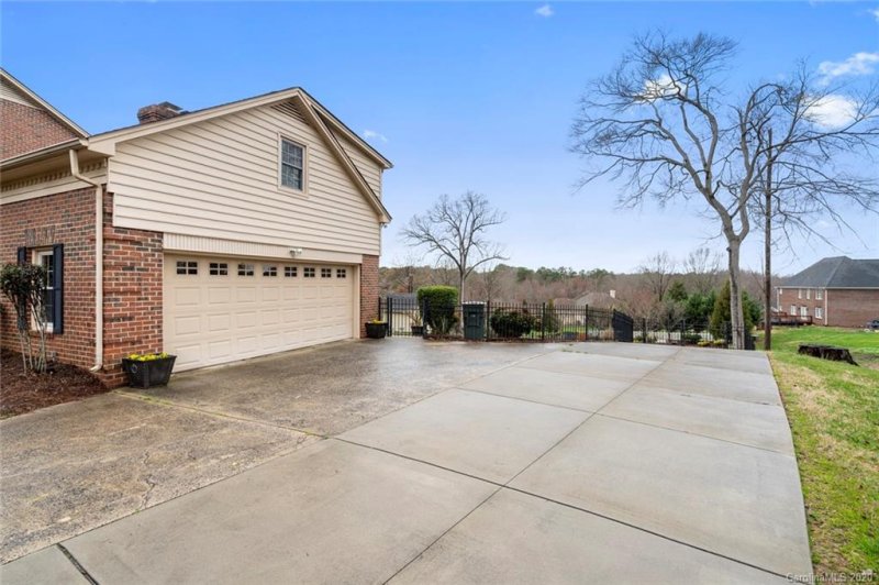 Property image 4 at 1612 Heatherloch Drive, Gastonia, NC 28054