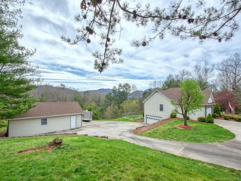 Property image 3 at 208 Oak Ridge Drive, Clyde, NC 28721