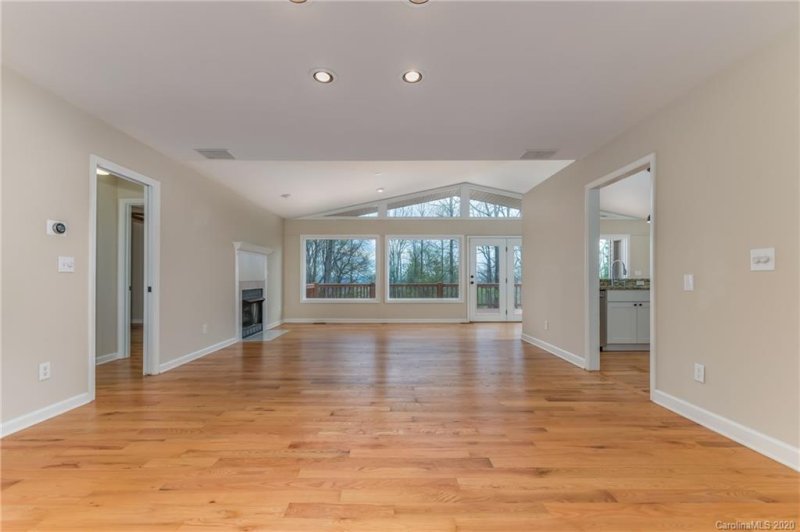 Property image 3 at 168 Echo Lane, Laurel Park, NC 28739