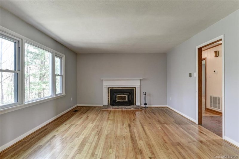 Property image 2 at 106 Dogwood Drive, Black Mountain, NC 28711