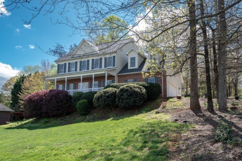 Property image 2 at 5073 Old River Drive, Hickory, NC 28602