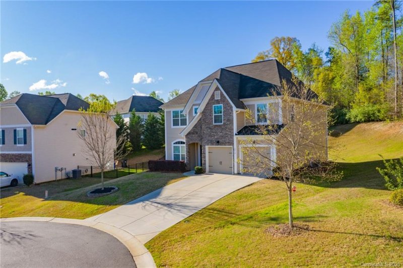 Property image 2 at 2018 Lakebridge Drive, Fort Mill, SC 29715