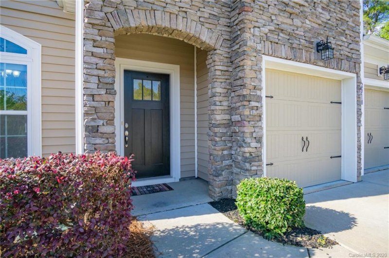 Property image 3 at 2018 Lakebridge Drive, Fort Mill, SC 29715