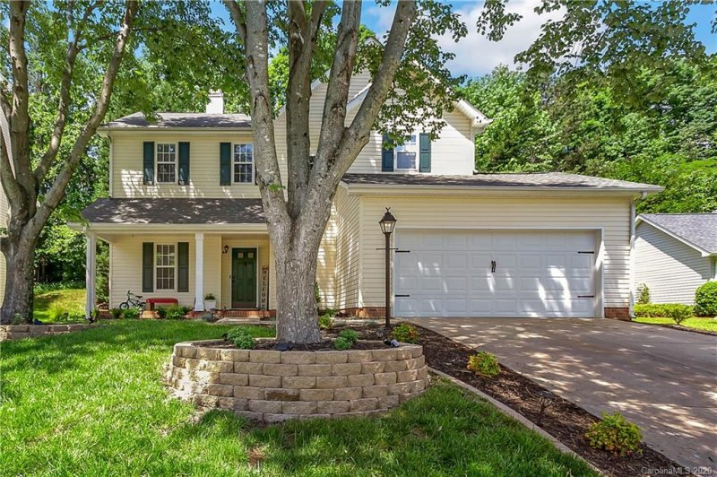 Property image 2 at 6027 Edinmeadow Lane, Charlotte, NC 28269