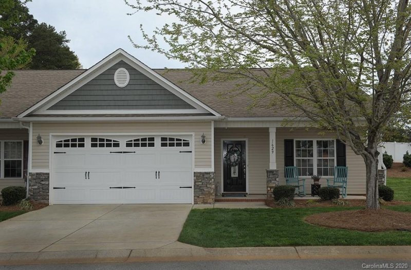 1629 Amberlight Circle