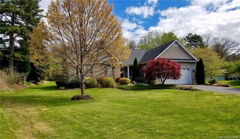 74 Classic Oaks Circle