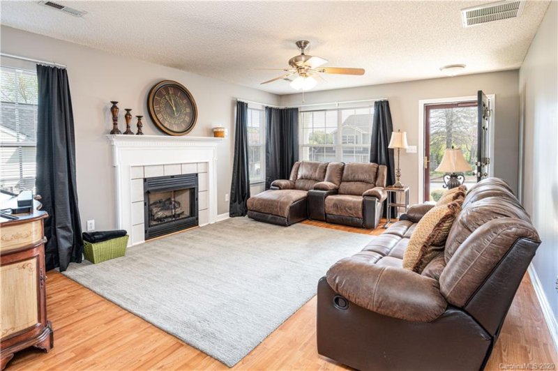 Property image 3 at 1956 8th Street Lane, Hickory, NC 28602