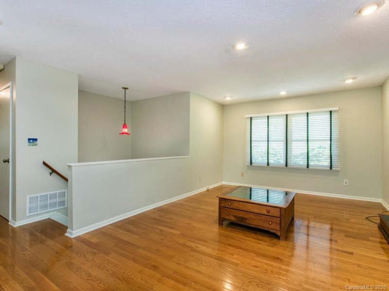 Property image 3 at 25 Tuckaway Drive, Asheville, NC 28803