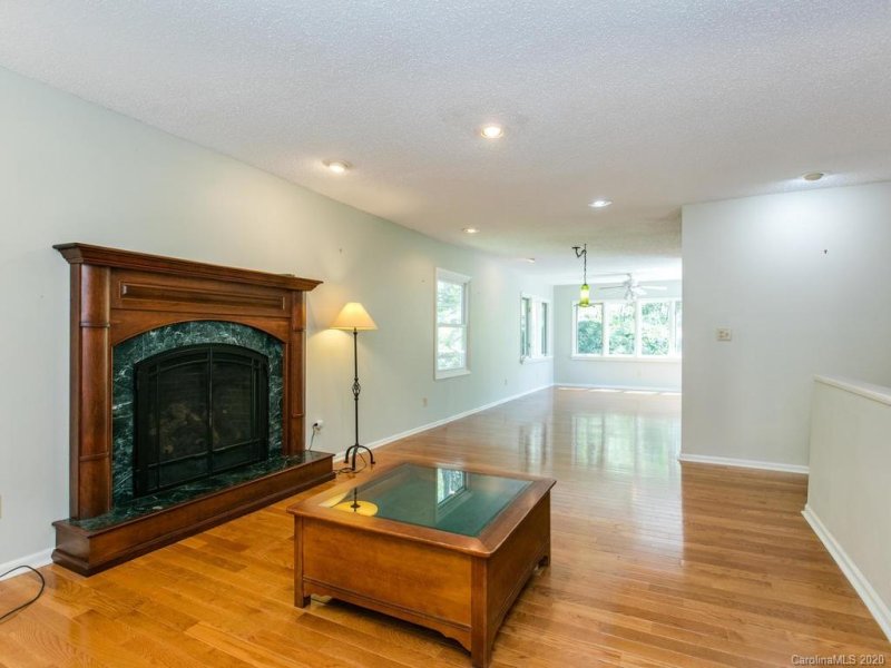 Property image 5 at 25 Tuckaway Drive, Asheville, NC 28803