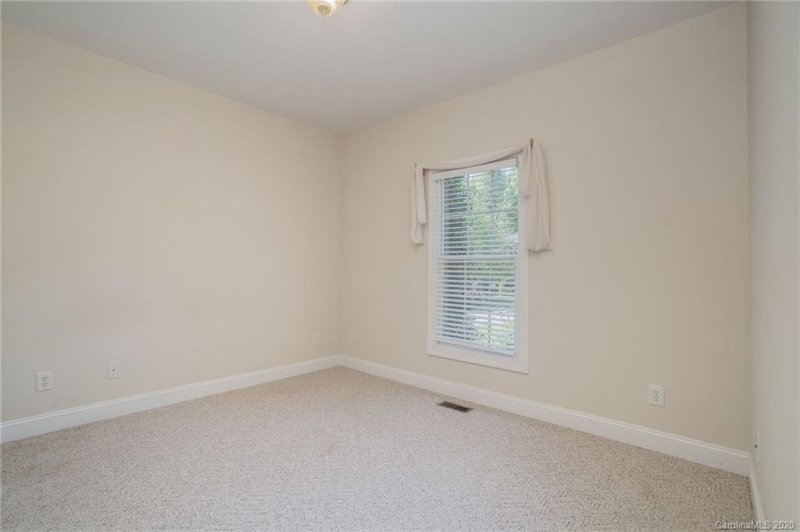 Property image 5 at 136 Eaglecrest Drive, Matthews, NC 28104