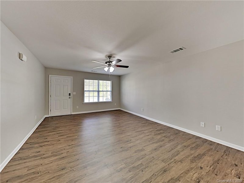 Property image 2 at 5936 Sanders Farm Lane, Charlotte, NC 28216