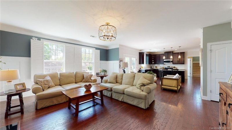 4038 Lake Prairie Drive