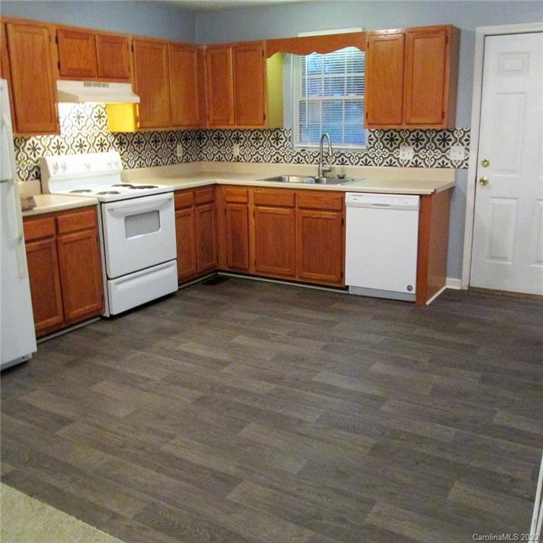 Property image 2 at 5412 Wrenn Drive, Denver, NC 28037