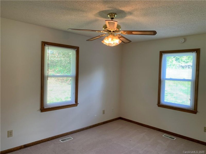 Property image 5 at 10701 Hunters Trace Court, Charlotte, NC 28262