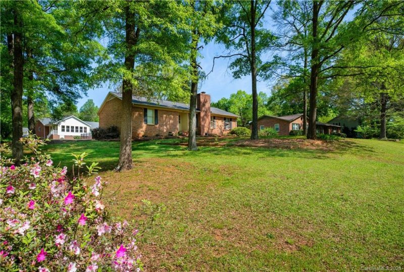 Property image 2 at 849 Hillcroft Place, Rock Hill, SC 29732