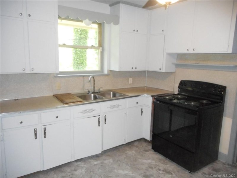 Property image 3 at 3321 Eastwood Drive, Charlotte, NC 28205