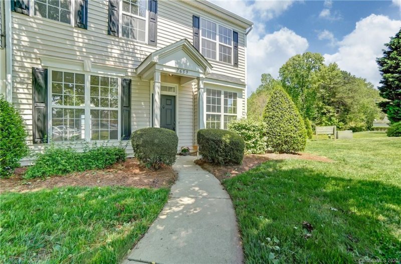 Property image 3 at 7659 Bluff Point Lane, Denver, NC 28037