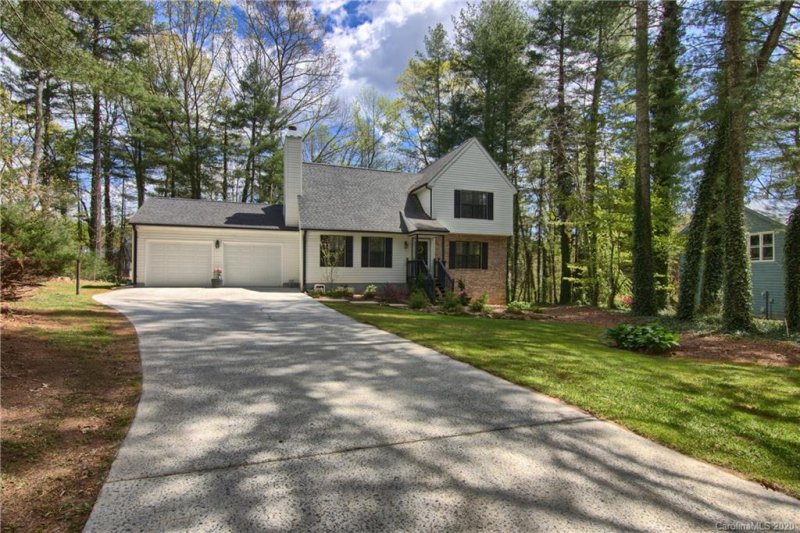 Property image 2 at 221 Pine Cove Lane, Hendersonville, NC 28739